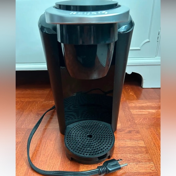 Keurig Machine - Picture 3 of 8